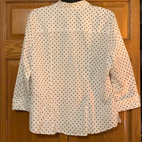Wrinkle Free Fitted Button Up polka dot blouse - Picture 6 of 7